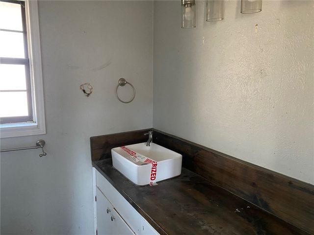 235 N Pasadena Dr, Kingsville, TX 78363