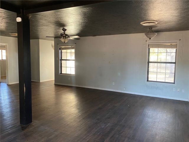 235 N Pasadena Dr, Kingsville, TX 78363