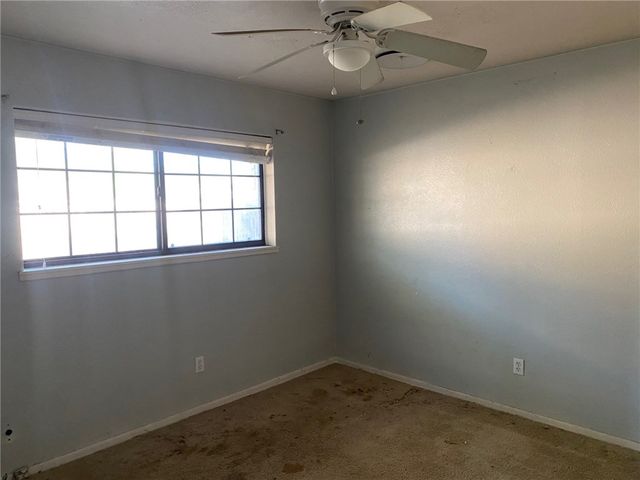 235 N Pasadena Dr, Kingsville, TX 78363