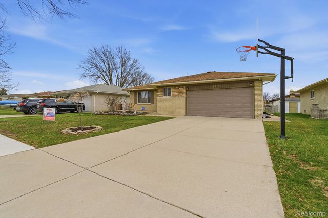 3064 Charity Dr, Sterling Heights, MI 48310