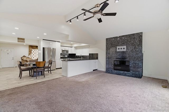 3064 Charity Dr, Sterling Heights, MI 48310