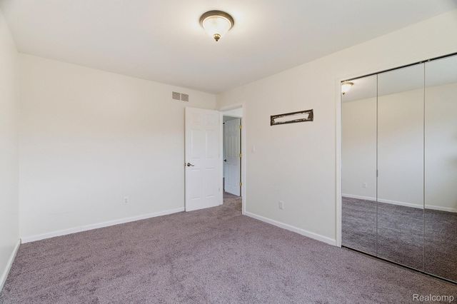 3064 Charity Dr, Sterling Heights, MI 48310