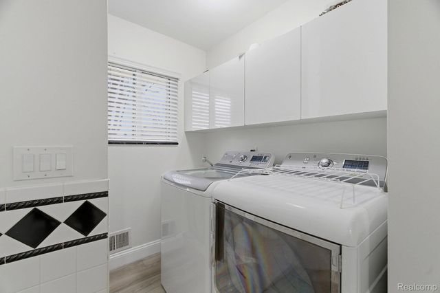 3064 Charity Dr, Sterling Heights, MI 48310