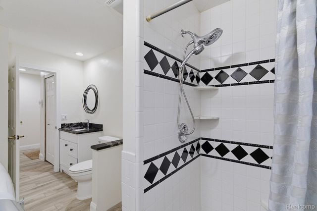 3064 Charity Dr, Sterling Heights, MI 48310