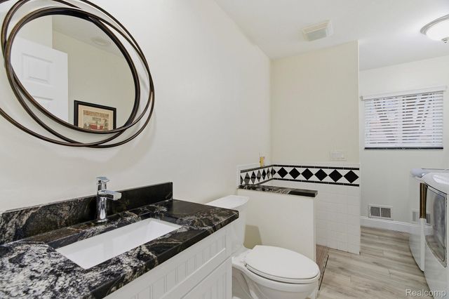 3064 Charity Dr, Sterling Heights, MI 48310