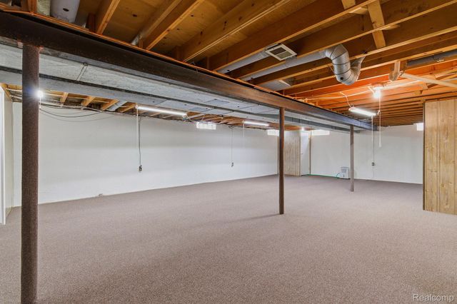 3064 Charity Dr, Sterling Heights, MI 48310