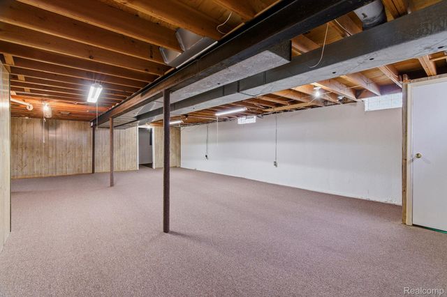 3064 Charity Dr, Sterling Heights, MI 48310