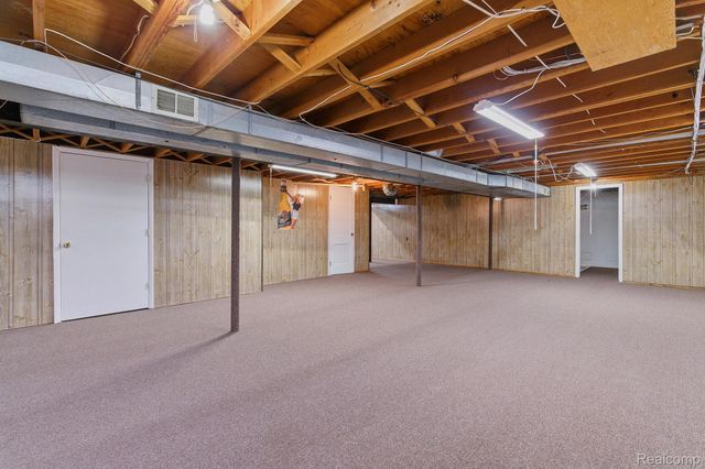 3064 Charity Dr, Sterling Heights, MI 48310