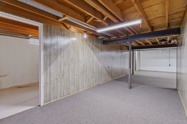 3064 Charity Dr, Sterling Heights, MI 48310