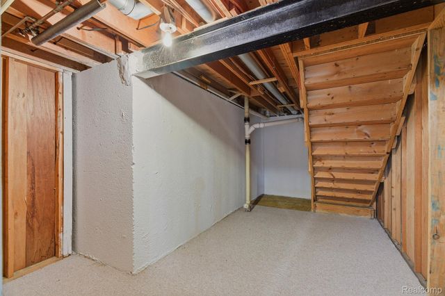 3064 Charity Dr, Sterling Heights, MI 48310