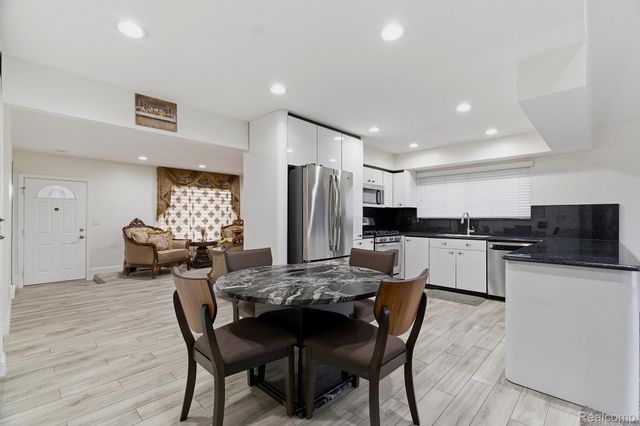 3064 Charity Dr, Sterling Heights, MI 48310