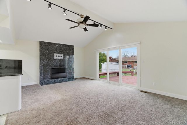 3064 Charity Dr, Sterling Heights, MI 48310