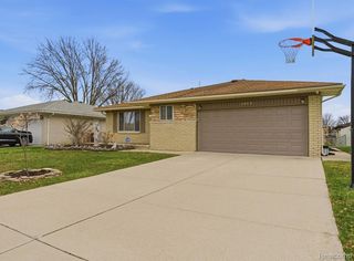 3064 Charity Dr, Sterling Heights, MI 48310