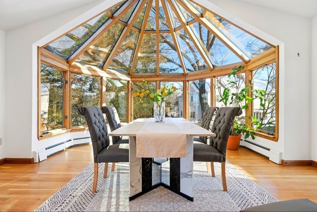 8 Phinney Rd, Lexington, MA 02421
