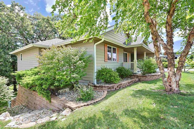 125 Hunter Drive, Manhattan, KS 66503