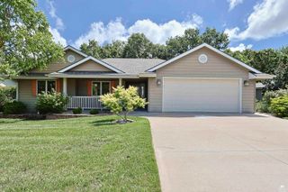 125 Hunter Drive, Manhattan, KS 66503