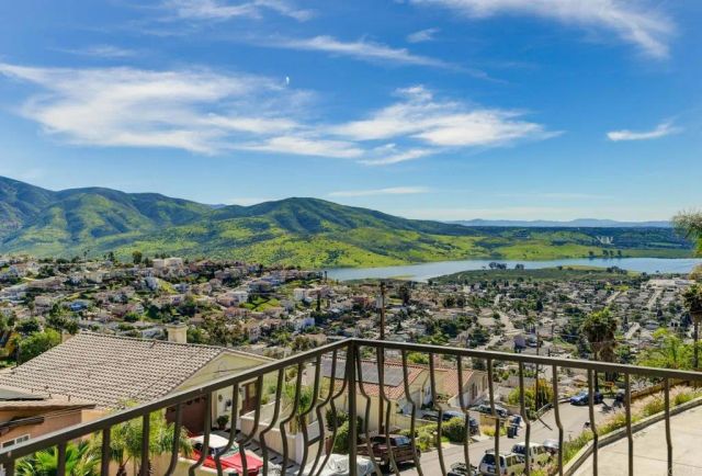 1634 La Presa Avenue, Spring Valley, CA 91977