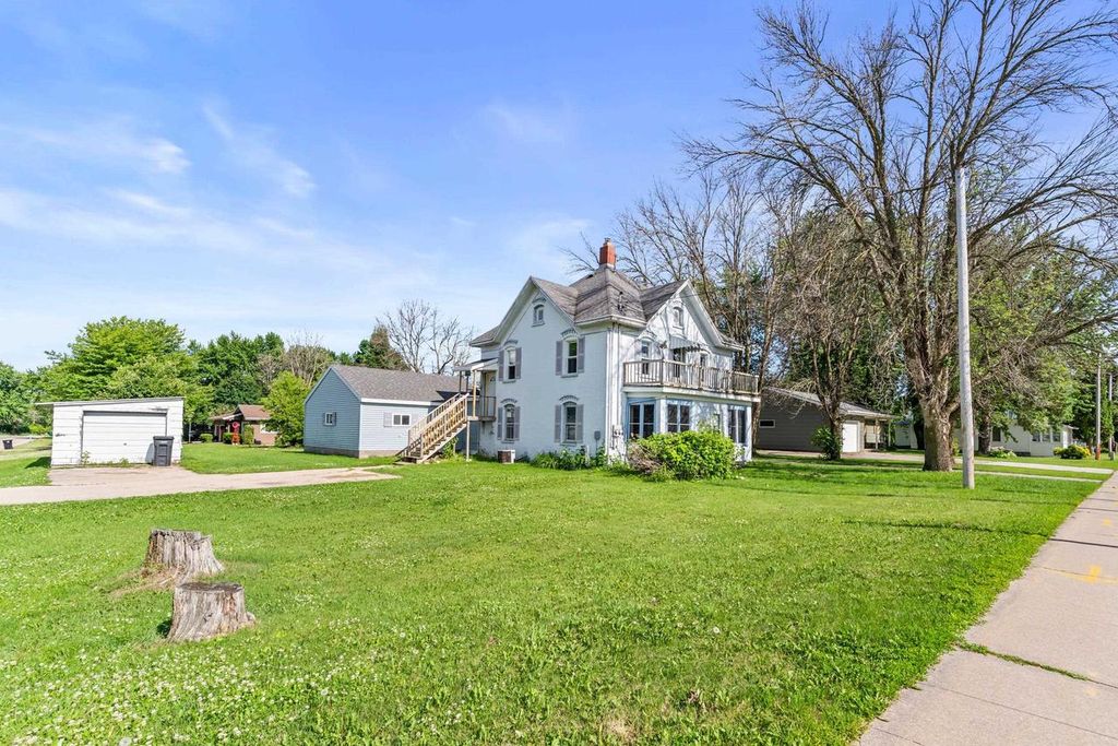 406 N BRIDGE STREET, Manawa, WI 54949
