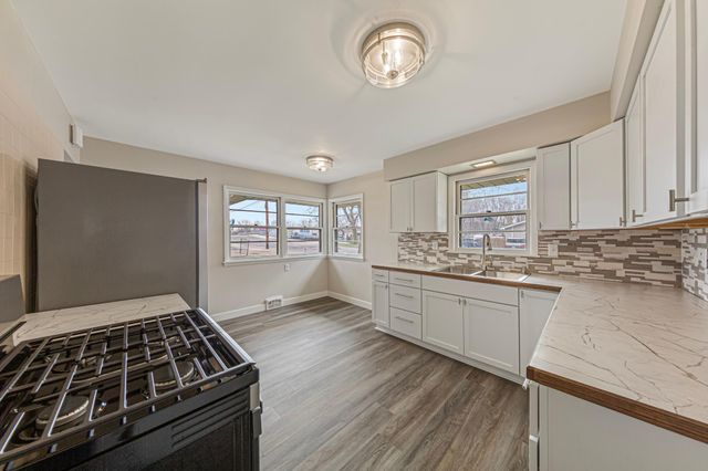 1384 Albemarle Street, Saint Paul, MN 55117