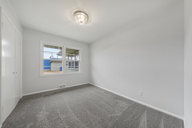 1384 Albemarle Street, Saint Paul, MN 55117