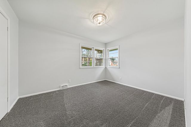 1384 Albemarle Street, Saint Paul, MN 55117