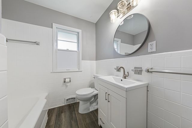 1384 Albemarle Street, Saint Paul, MN 55117