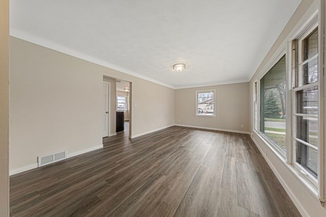 1384 Albemarle Street, Saint Paul, MN 55117