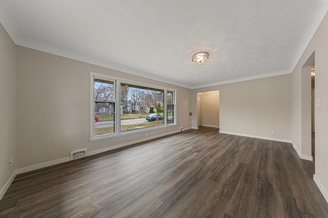 1384 Albemarle Street, Saint Paul, MN 55117