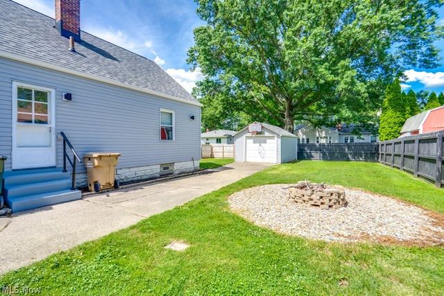 1930 18th Street, Cuyahoga Falls, OH 44223