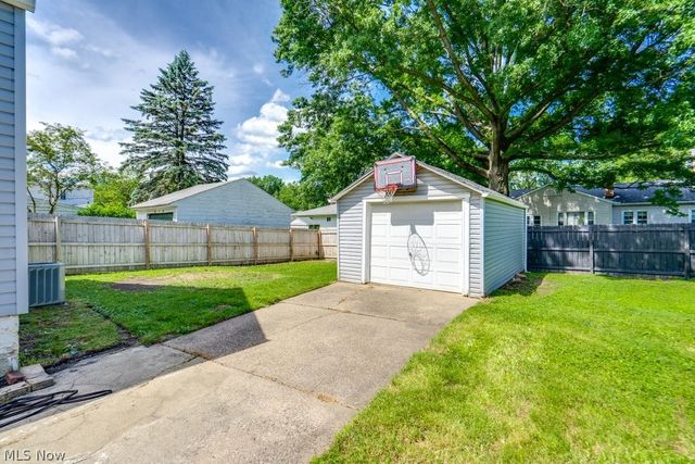 1930 18th Street, Cuyahoga Falls, OH 44223