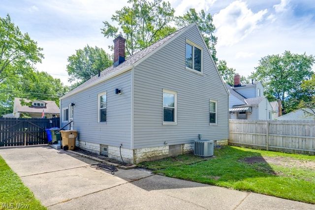 1930 18th Street, Cuyahoga Falls, OH 44223