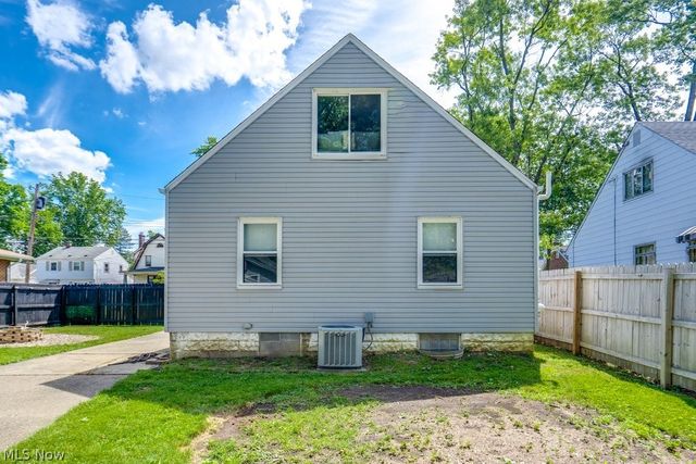 1930 18th Street, Cuyahoga Falls, OH 44223