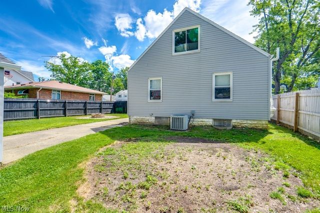 1930 18th Street, Cuyahoga Falls, OH 44223