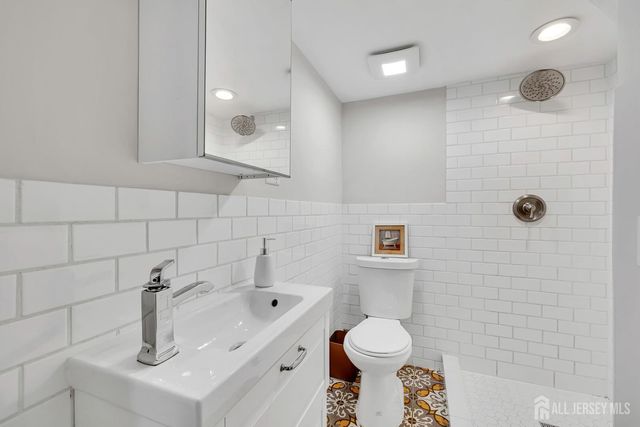 345 Broughton Avenue, Bloomfield, NJ 07003