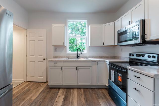 3026 Monroe Street, Fort Wayne, IN 46806