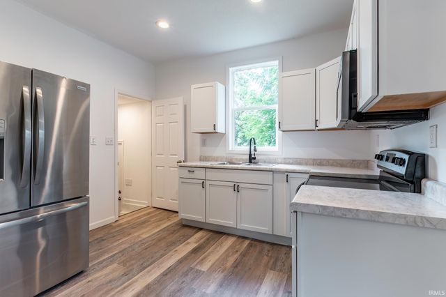 3026 Monroe Street, Fort Wayne, IN 46806