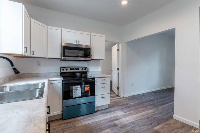 3026 Monroe Street, Fort Wayne, IN 46806