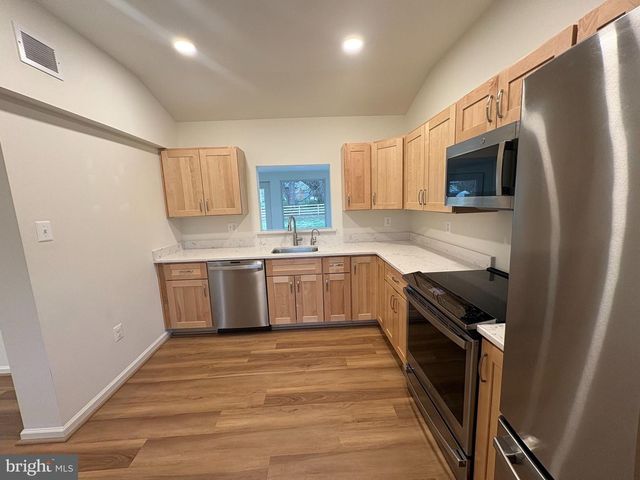 39977 PEACOCK CIR, Paeonian Springs, VA 20129