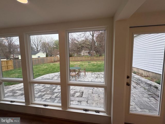 39977 PEACOCK CIR, Paeonian Springs, VA 20129