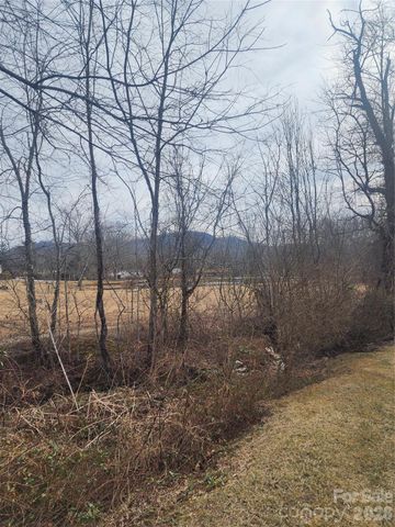 62 River Bend Lane, Fletcher, NC 28732