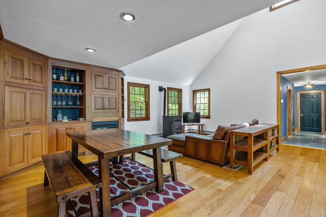 301 Galloping Hill Road, Hopkinton, NH 03229