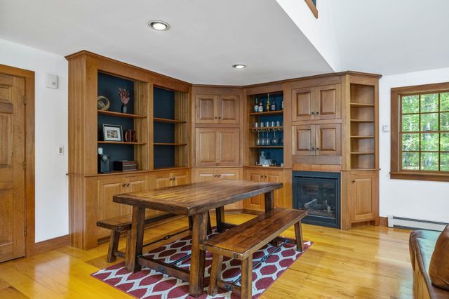 301 Galloping Hill Road, Hopkinton, NH 03229