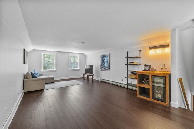 301 Galloping Hill Road, Hopkinton, NH 03229