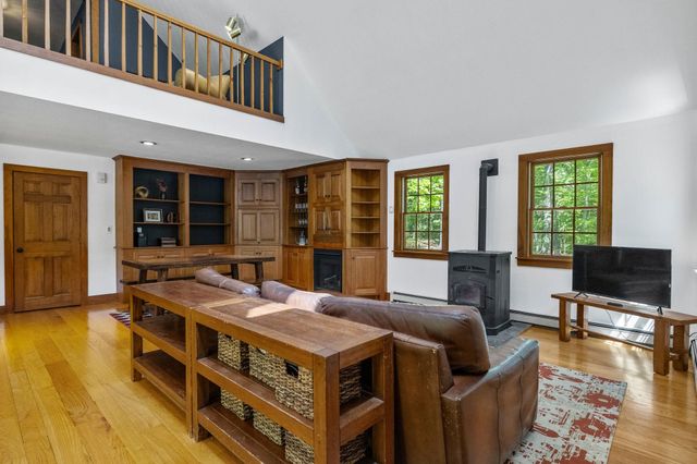 301 Galloping Hill Road, Hopkinton, NH 03229