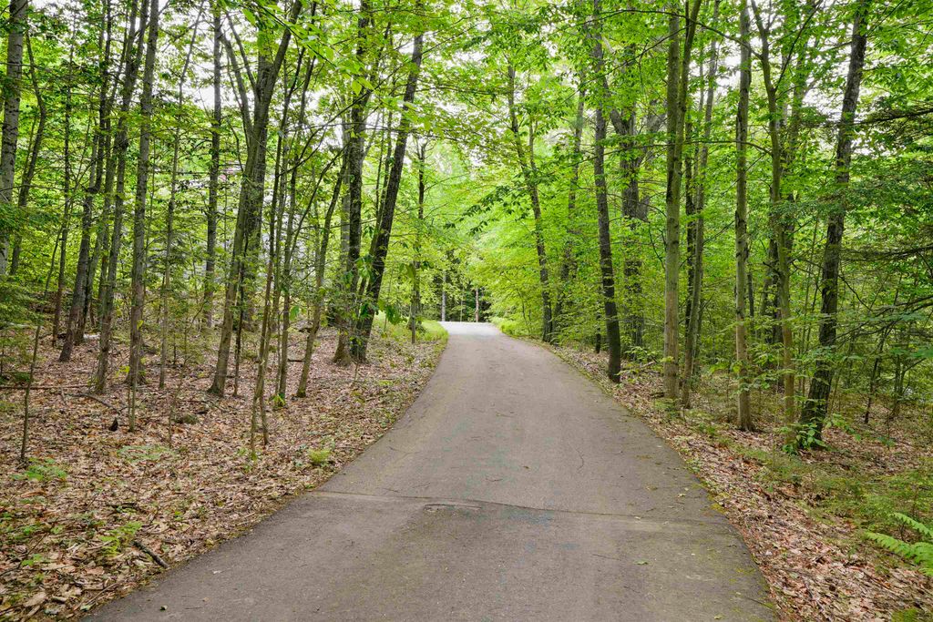 301 Galloping Hill Road, Hopkinton, NH 03229