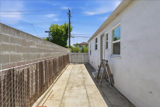 2540 28th St, Sacramento, CA 95818