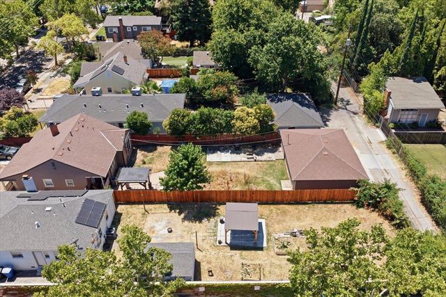 2540 28th St, Sacramento, CA 95818