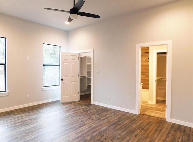 207 Laurel LN, Spicewood, TX 78669