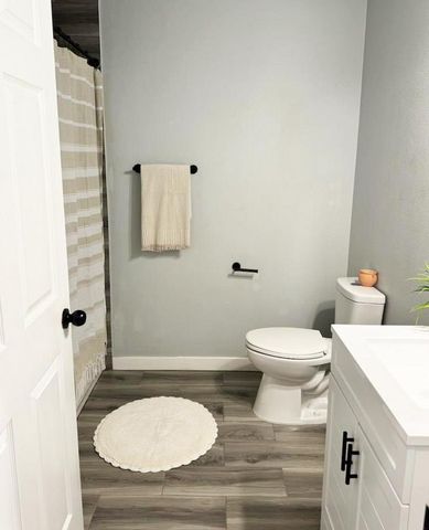 207 Laurel LN, Spicewood, TX 78669