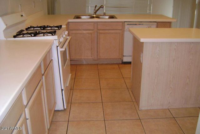 13641 S 47TH Street, Phoenix, AZ 85044
